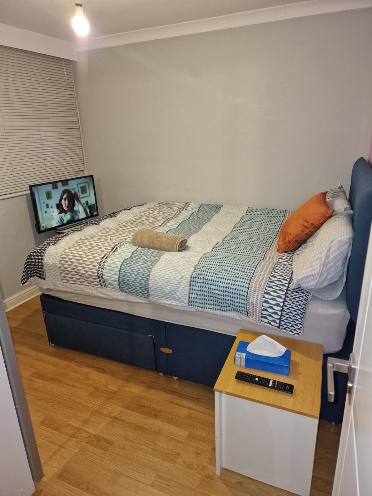 Nightrest Homes Hemel Hempstead Smart Tv In Each Room - Parking Εξωτερικό φωτογραφία